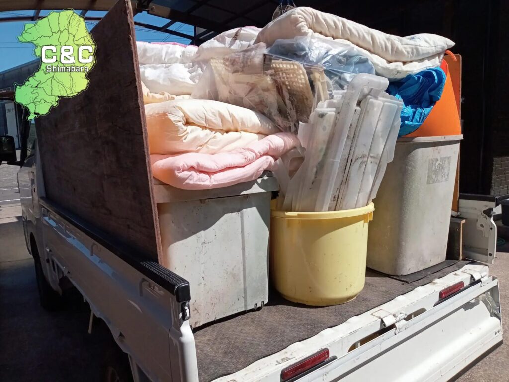 雲仙市愛野町より再度、不用品回収のご依頼。布団、プラスチック製品等の可燃ゴミをメインに不要品回収処分