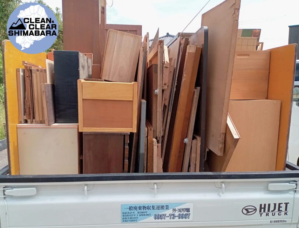島原市森岳地区より不用品回収のご依頼。タンスなど大型の不用品をメインに回収