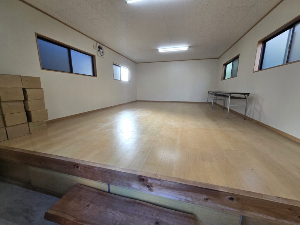 生活用品、家具、段ボール、発泡スチロール箱など、数多くありましたが、仕分けから搬出までスムーズに進み、作業後はすっきりと明るい空間へと変わりました